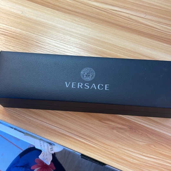 Versace bracelet gold tone with closure - Picture 4 of 11